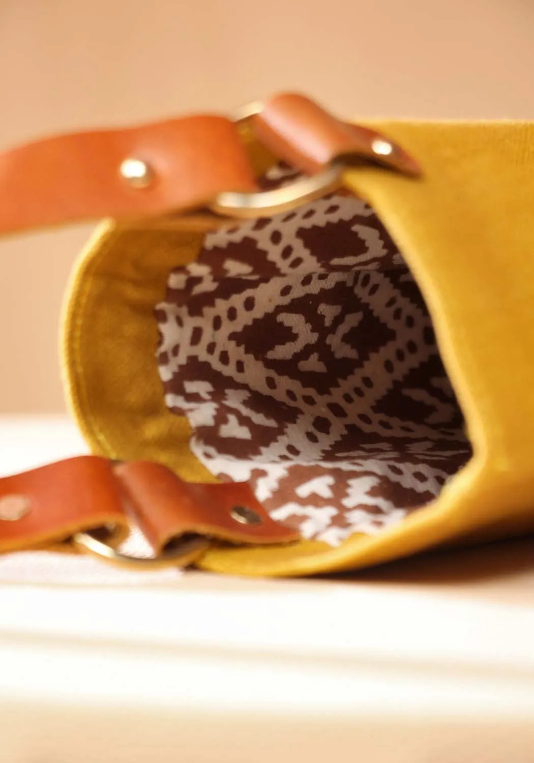Aubum Bottle Case