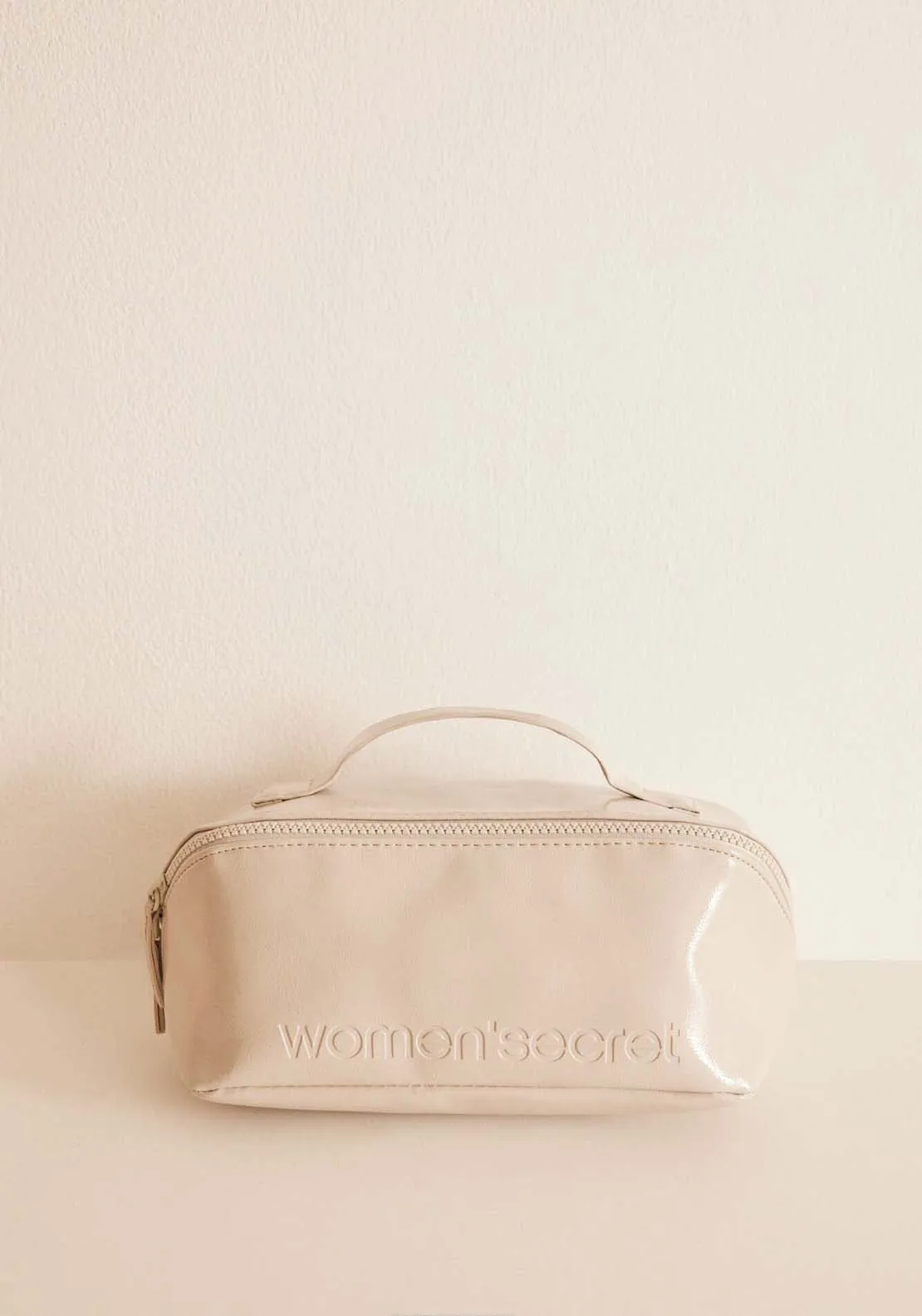 Medium gray patent toiletry bag - Grey