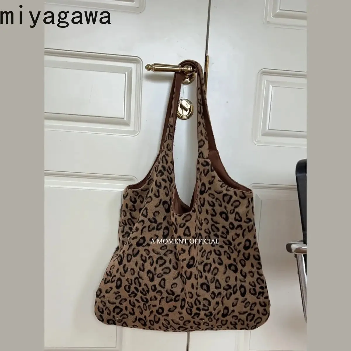 TAVIMART  -  Small Retro Leopard Pattern Corduroy One Shoulder Large Capacity Tote Lightweight Travel Double Sided Versatile Bags